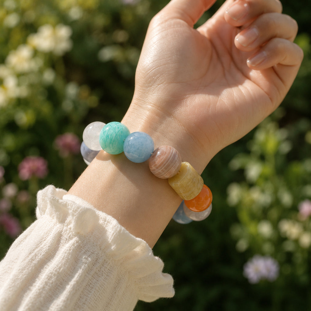花の影と晴れ空｜心を晴れやかにすれば、花影も彩りを帯びる